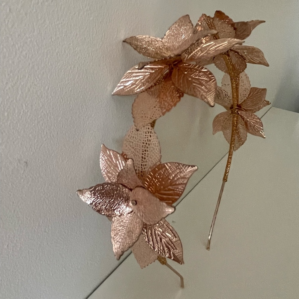 Rose gold floral headband (metal) - Picture 3 of 3